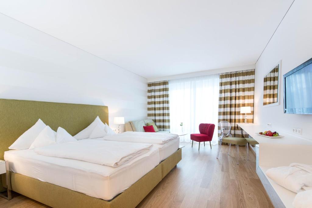 Двухместный (Двухместный номер Делюкс с 1 кроватью и балконом) отеля Werzer's Hotel Resort Pörtschach, Фельден-ам-Вёртерзе