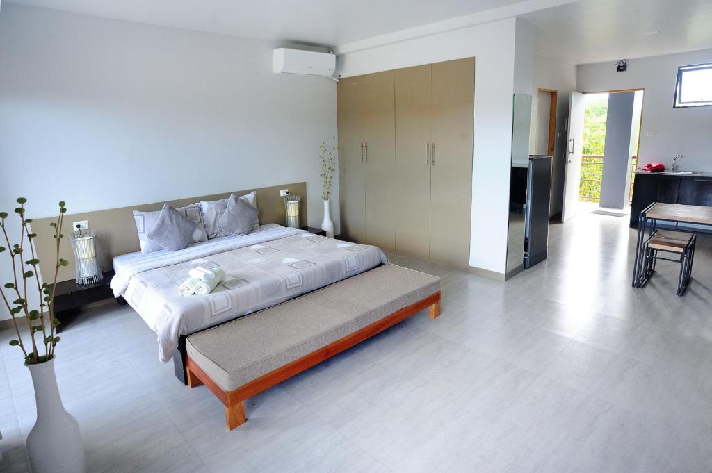 Двухместный (Номер с кроватью размера «king-size» и балконом) курортного отеля Tamarind, Панглао