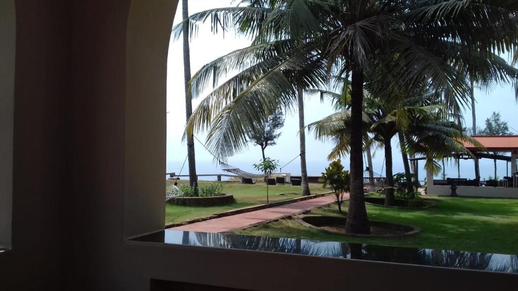 Двухместный (Двухместный номер Делюкс с 1 кроватью и видом на море) отеля Seashore Beach Resort Varkala, Варкала