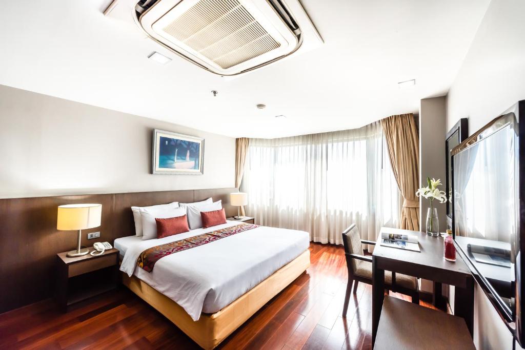 Сьюит (Люкс с 3 спальнями) отеля Royal Suite Hotel Bangkok, Бангкок
