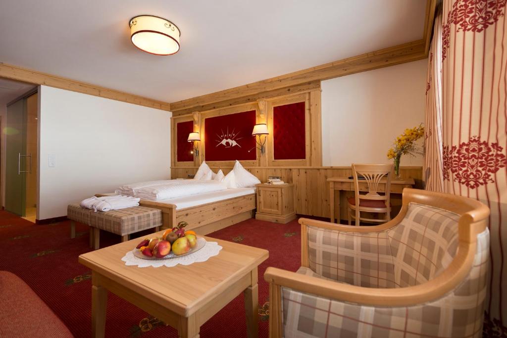 Двухместный (Улучшенный двухместный номер с 1 кроватью) отеля Alpenresort Fluchthorn, Ишгль