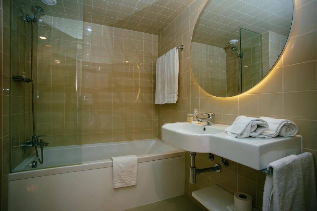 Двухместный (Двухместный номер с 2 отдельными кроватями и видом на море) отеля Axis Vermar Conference & Beach Hotel, Повуа-ди-Варзин