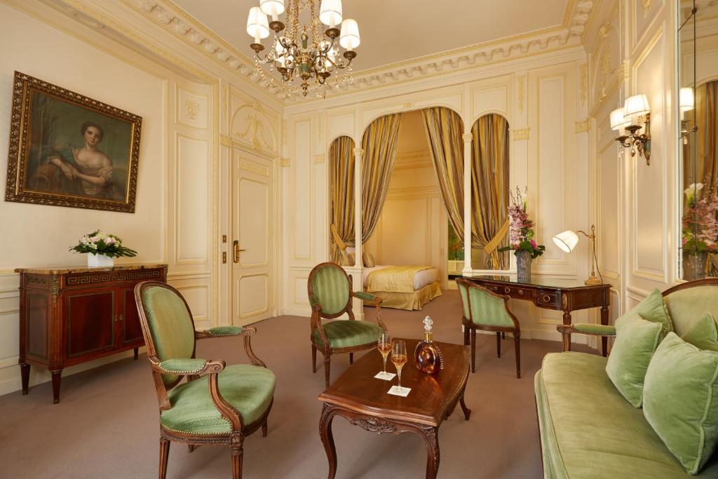 Сьюит (Полулюкс Делюкс) отеля Hôtel Raphael, Париж