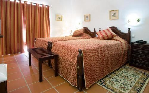 Двухместный (Двухместный номер с 2 отдельными кроватями) отеля Hotel Quinta Dos Bastos, Эвора