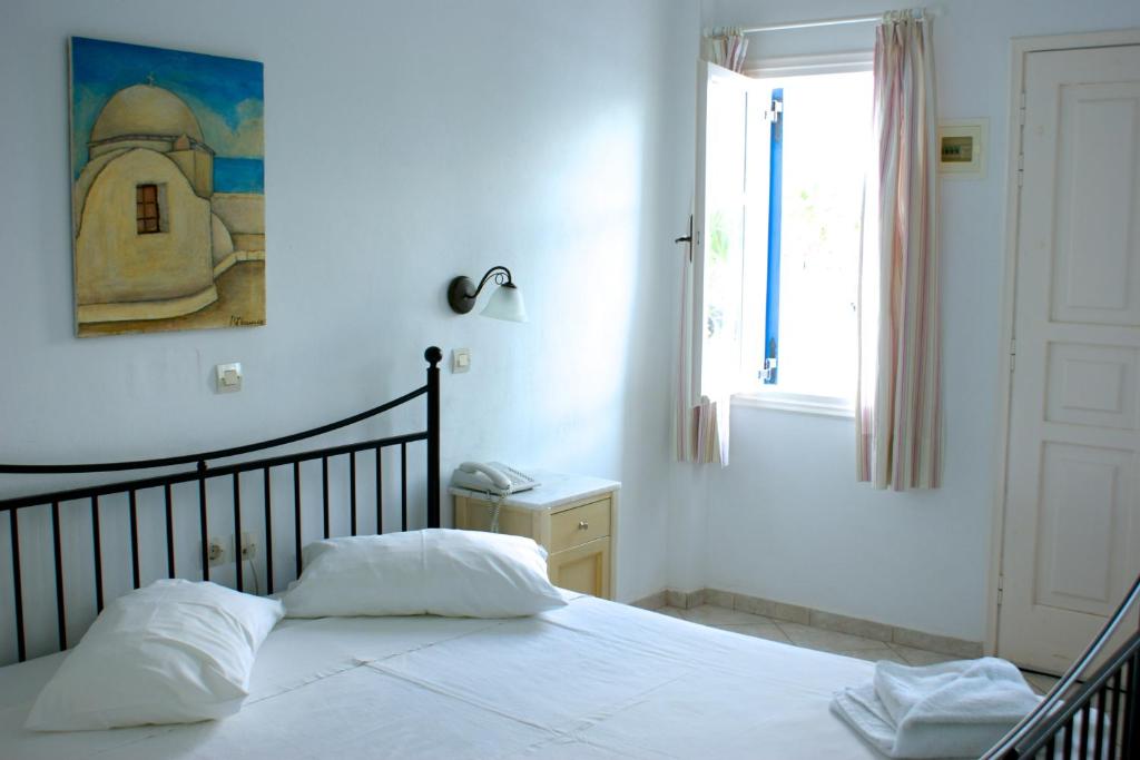 Двухместный (Двухместный номер с 1 кроватью или 2 отдельными кроватями, вид на сад или горы) отеля Blue Bay Villas, Камари