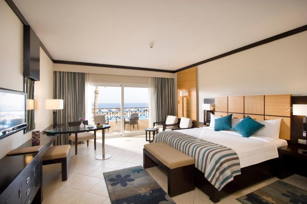 Двухместный (Улучшенный номер с видом на море) курортного отеля Cleopatra Luxury Resort Sharm El Sheikh, Шарм-эль-Шейх