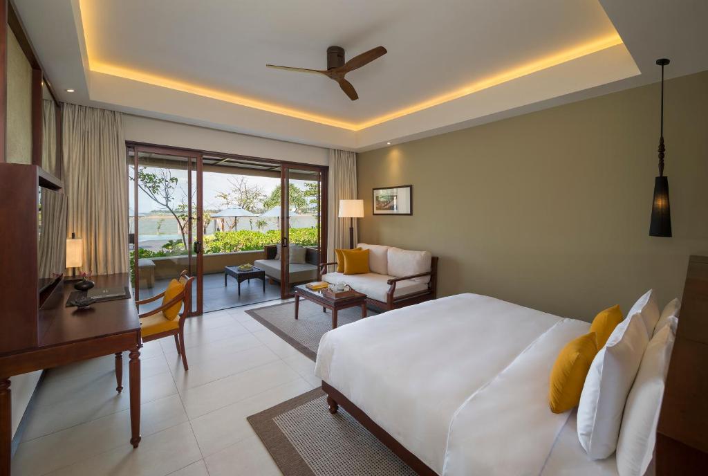 Двухместный (Номер Делюкс с видом на бассейн) курортного отеля Anantara Kalutara Resort, Калутара