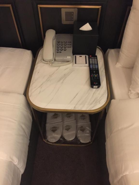 Двухместный (Двухместный номер «Премиум» с 2 отдельными кроватями) отеля King's Hotel, Гонконг (город)