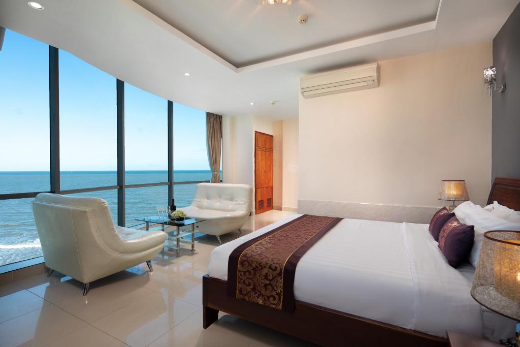 Сьюит (Люкс, вид на море) отеля Corvin Hotel, Вунгтау