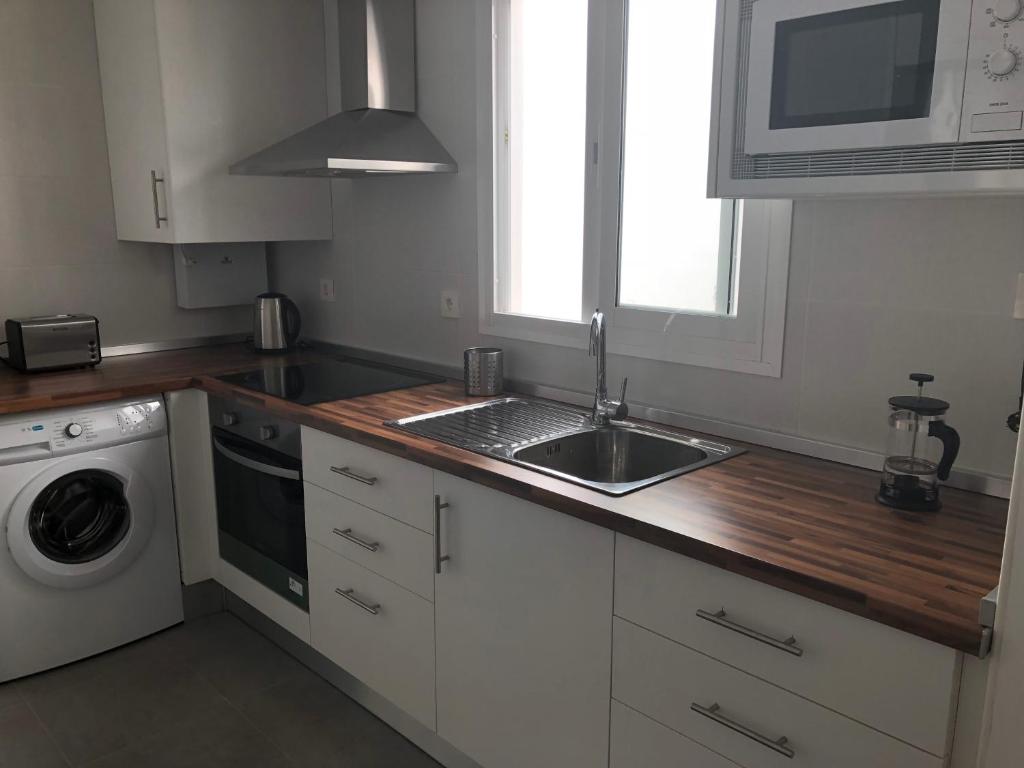 Апартаменты (Апартаменты - 1-й этаж), Malaga Apartamentos Calle Jinetes 10