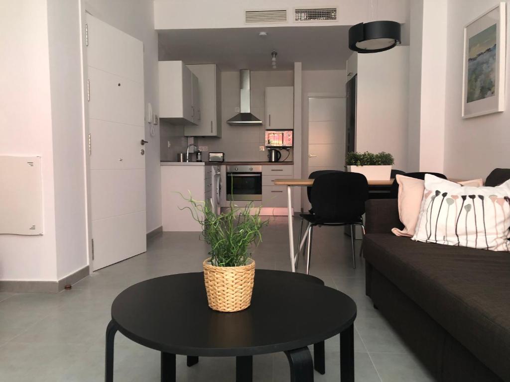 Апартаменты (Апартаменты - 1-й этаж), Malaga Apartamentos Calle Jinetes 10