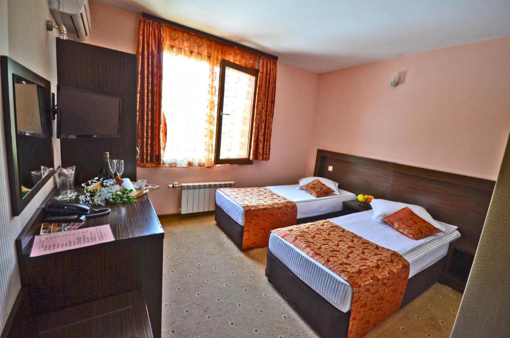 Двухместный (Двухместный номер с 2 отдельными кроватями) отеля Отель Елеганза, София