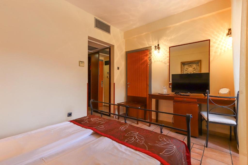 Двухместный (Улучшенный двухместный номер с 1 кроватью) отеля Hotel Splendido, Котор