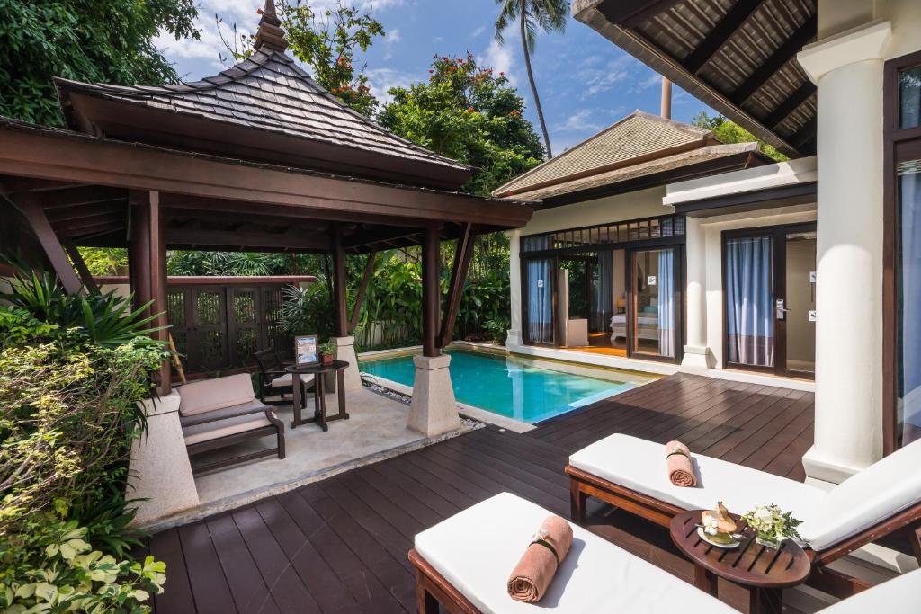 Сьюит (Вилла класса люкс с бассейном, трансфер от/до аэропорта) курортного отеля Melati Beach Resort & Spa, Самуи