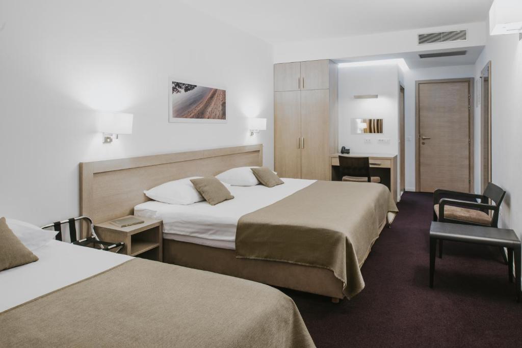 Трехместный (Трехместный номер) отеля Hotel Adria, Дубровник