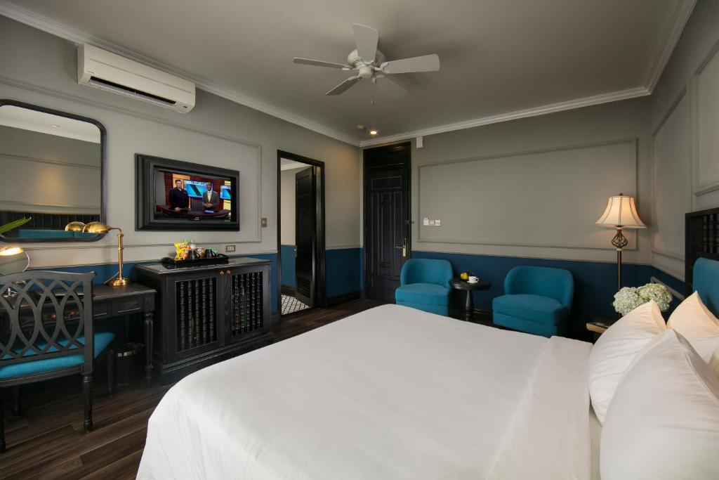 Двухместный (Улучшенный двухместный номер с 1 кроватью) отеля Like Hoi An Hotel, Хойан