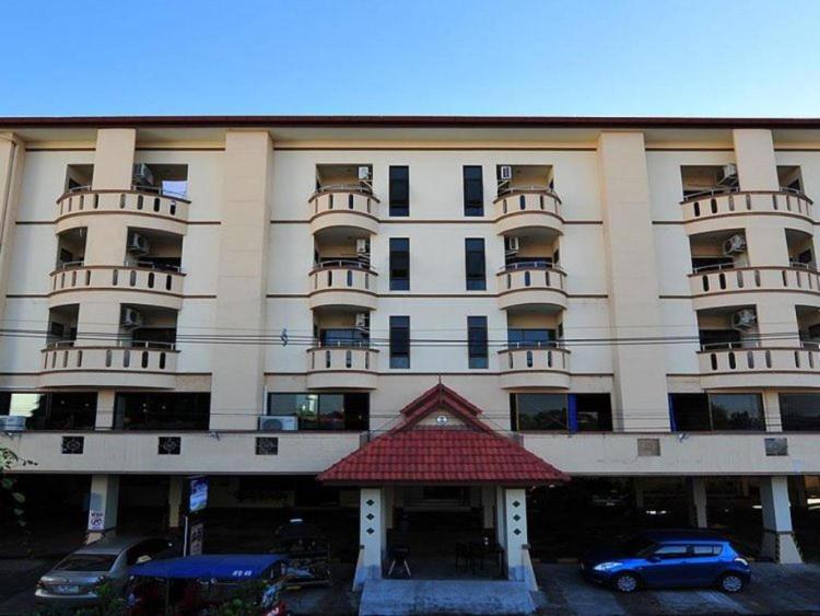 Отель B.P. Grand Service Apartment, Чиангмай