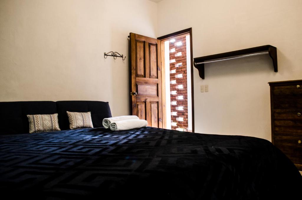 Трехместный (Трехместный номер «Комфорт» с душем) гостевого дома Casa Tequio, Сан-Кристобаль-де-лас-Касас