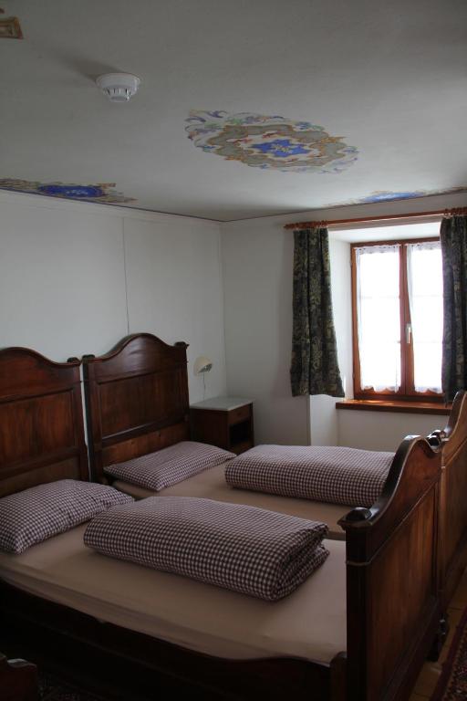 Двухместный (Двухместный номер с 1 кроватью или 2 отдельными кроватями, общая ванная комната) отеля Albergo San Gottardo, Андерматт