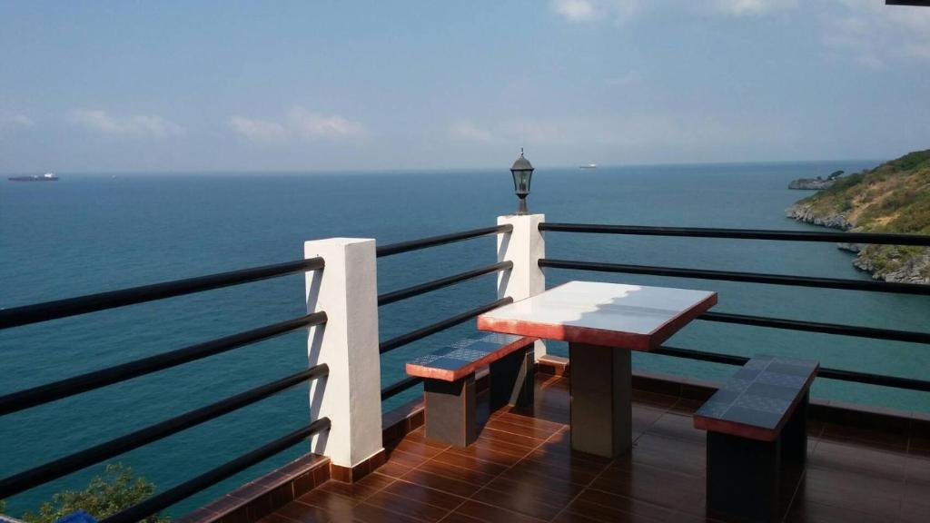 Двухместный (Двухместный номер Делюкс с 1 кроватью), Ocean View Resort - Koh Sichang