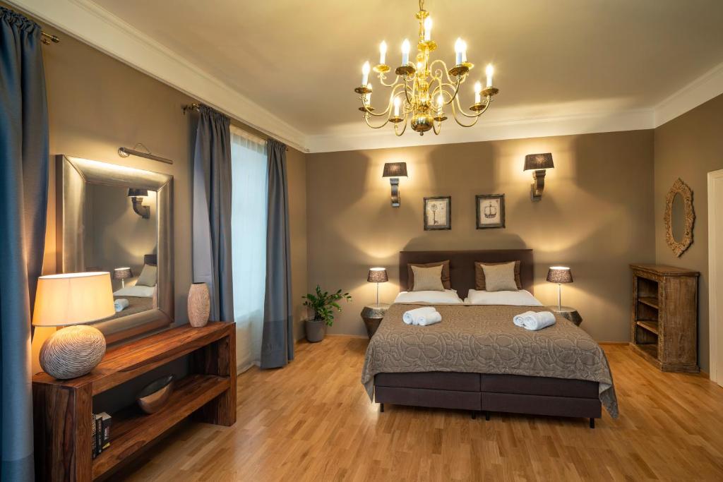 Апартаменты (Special offer: Studio Apartment with e-Scooters or Bike Tours), Old Town - Aparthotel Michalska