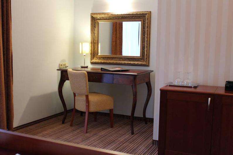 Двухместный (Стандартный двухместный номер с 1 кроватью или 2 отдельными кроватями) отеля Hotel Encian, Раецке-Теплице