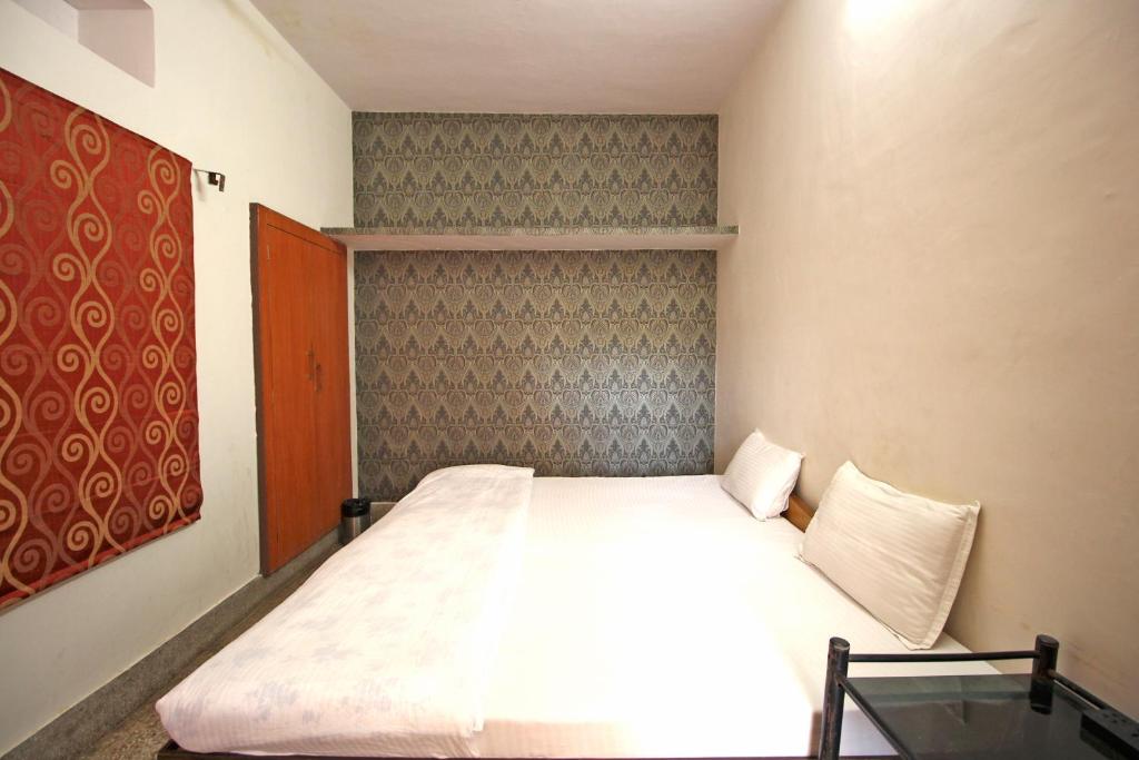 Двухместный (Бюджетный двухместный номер с 1 кроватью) отеля Hotel Vacation, Джайпур