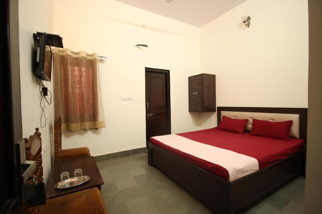 Двухместный (Двухместный номер эконом-класса с 1 кроватью) отеля Hotel Vacation, Джайпур