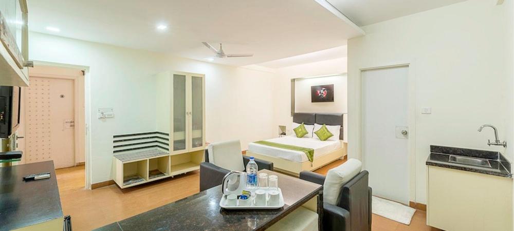 Двухместный (Улучшенный номер с кроватью размера «king-size») отеля Treebo Annora, Бангалор