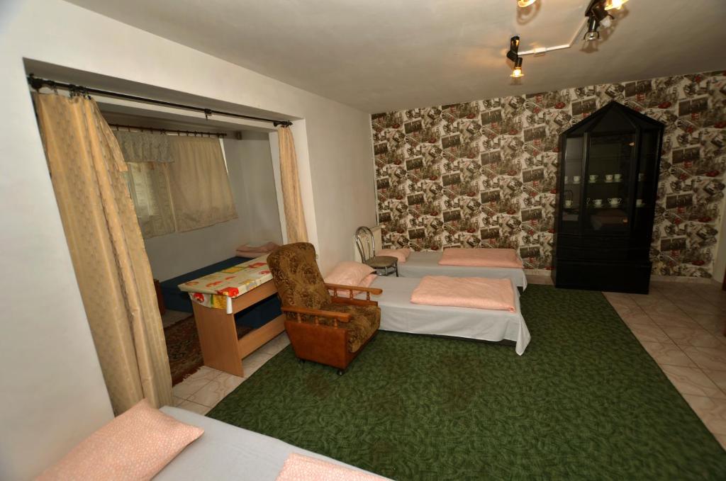 Номер (Кровать в общем 8-местном номере) хостела Hostel Madeira, Гданьск