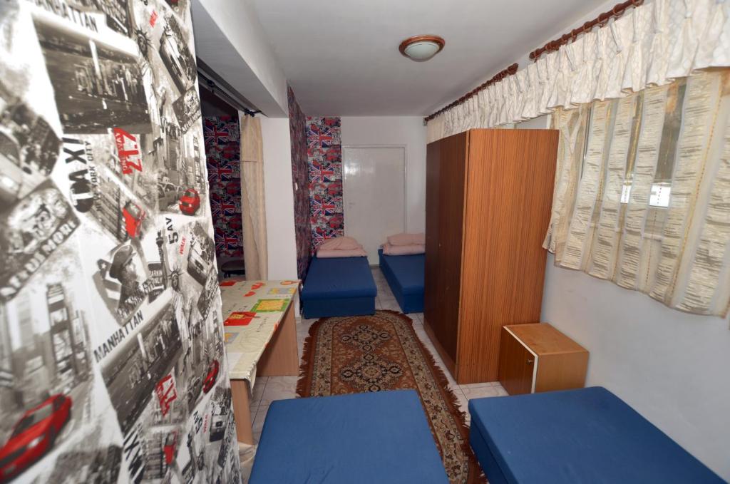 Номер (Кровать в общем 8-местном номере), Hostel Madeira