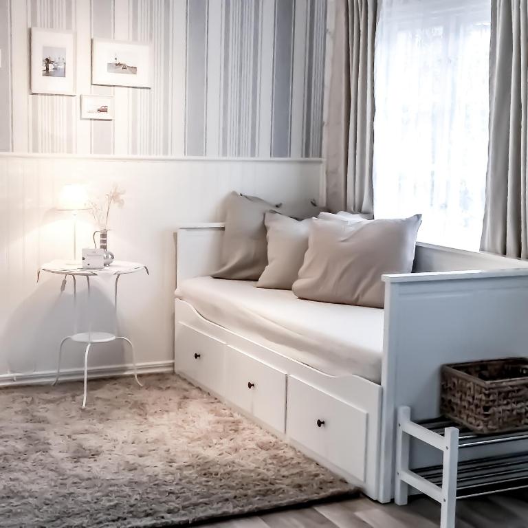 Двухместный (Двухместный номер с 1 кроватью и собственной ванной комнатой) отеля StrandNära Eco Bed & Breakfast, Мёрбюлонга