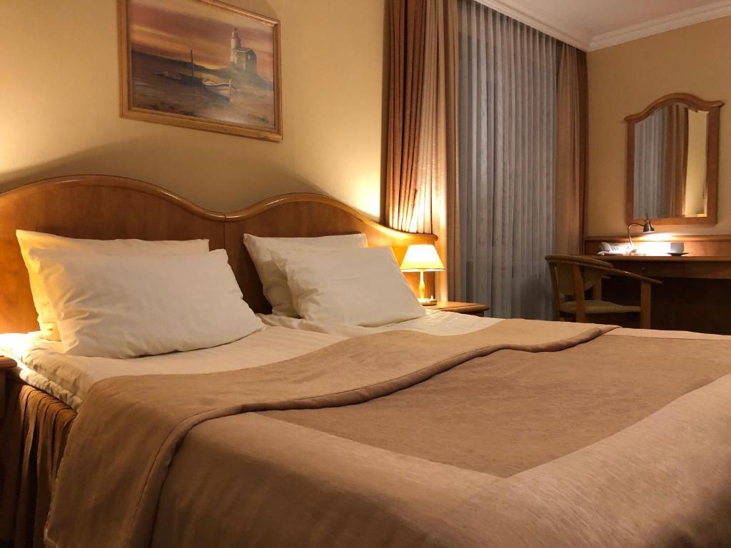 Двухместный (Двухместный номер с 1 кроватью или 2 отдельными кроватями и балконом) отеля Hotel Polaris III, Свиноуйсьце