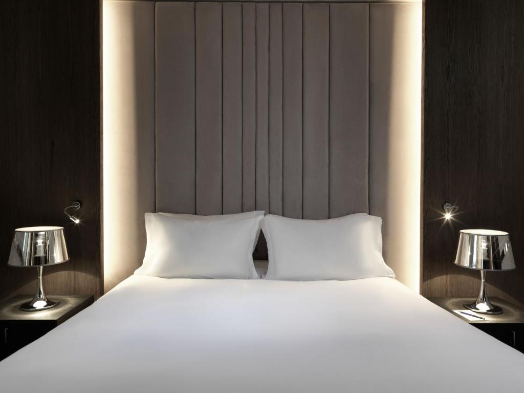 Двухместный (Роскошный клубный номер с кроватью размера «queen-size» и доступом в лаундж) отеля Sofitel Athens Airport, Афины