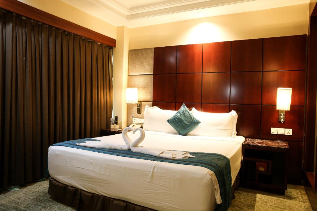 Двухместный (Двухместный номер Делюкс с 1 кроватью) отеля Best Western Skycity Hotel, Гургаон