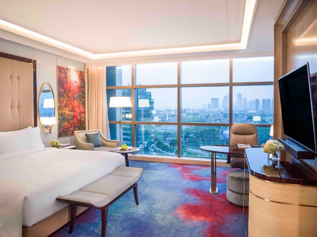 Двухместный (Номер Делюкс с кроватью размера «king-size») отеля InterContinental Hotels Jakarta Pondok Indah, Джакарта