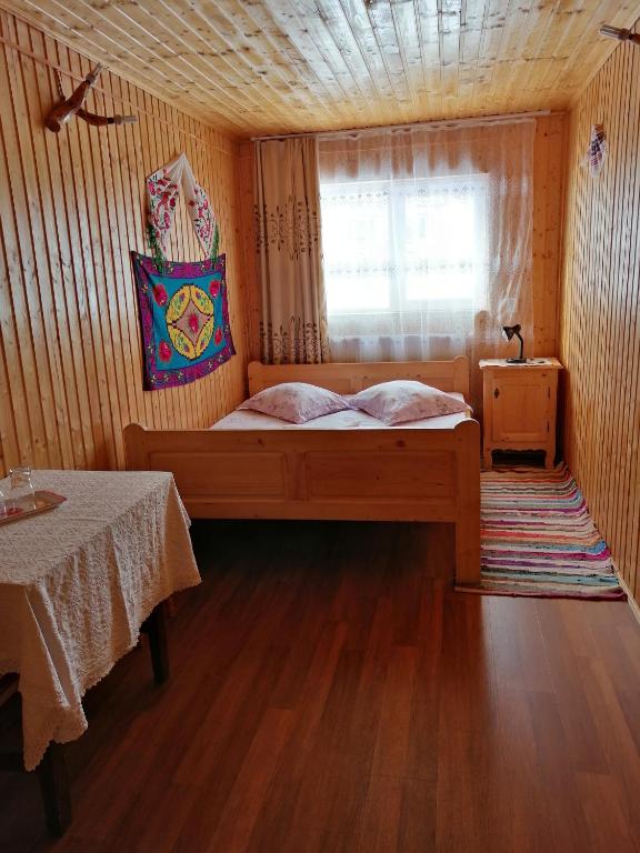 Двухместный (Стандартный двухместный номер с 1 кроватью и общей ванной комнатой) гостевого дома Cabana Ghetari, Аришени