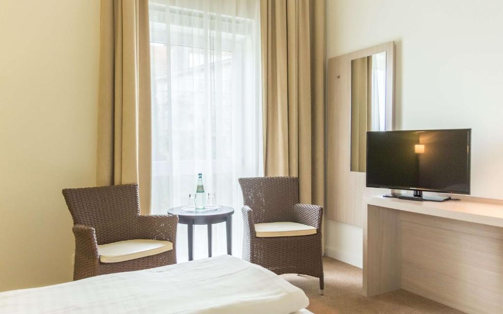 Трехместный (Улучшенный двухместный номер с 1 кроватью), Ramada by Wyndham München Airport