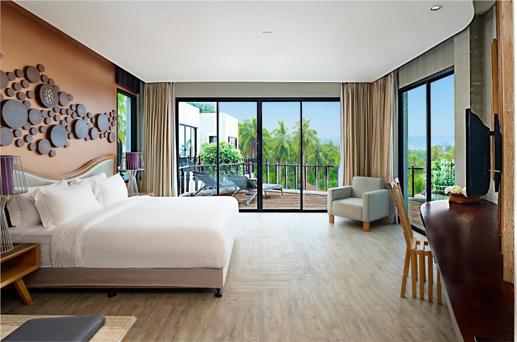 Сьюит (Люкс Sunset Grand с видом на море) курортного отеля The Tarna Align Resort, Ко Тао