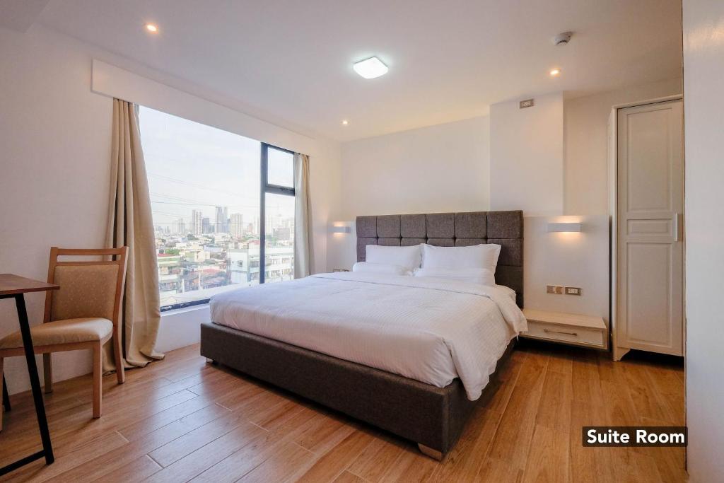 Сьюит (Люкс), Heroes Hotel