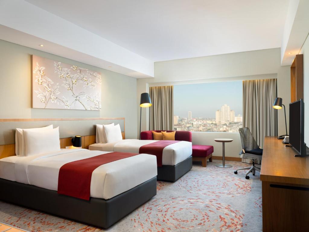 Двухместный (Club Level Twin Room - Non-Smoking) отеля Holiday Inn & Suites Jakarta Gajah Mada, Джакарта