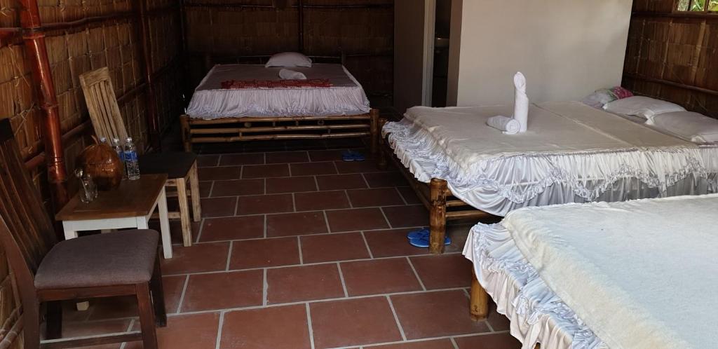 Двухместный (Двухместный номер с 1 кроватью и собственной ванной комнатой) семейного отеля Chau Doc Homestay, Чаудок