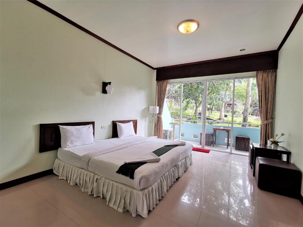 Двухместный (Улучшенный двухместный номер с 1 кроватью - 2 этаж) отеля Mam Kaibae Beach Resort Koh Chang, Ко Чанг