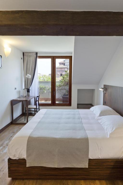 Двухместный (Двухместный номер с 1 кроватью или 2 отдельными кроватями и хорошим видом) гостевого дома My Bed, Милан
