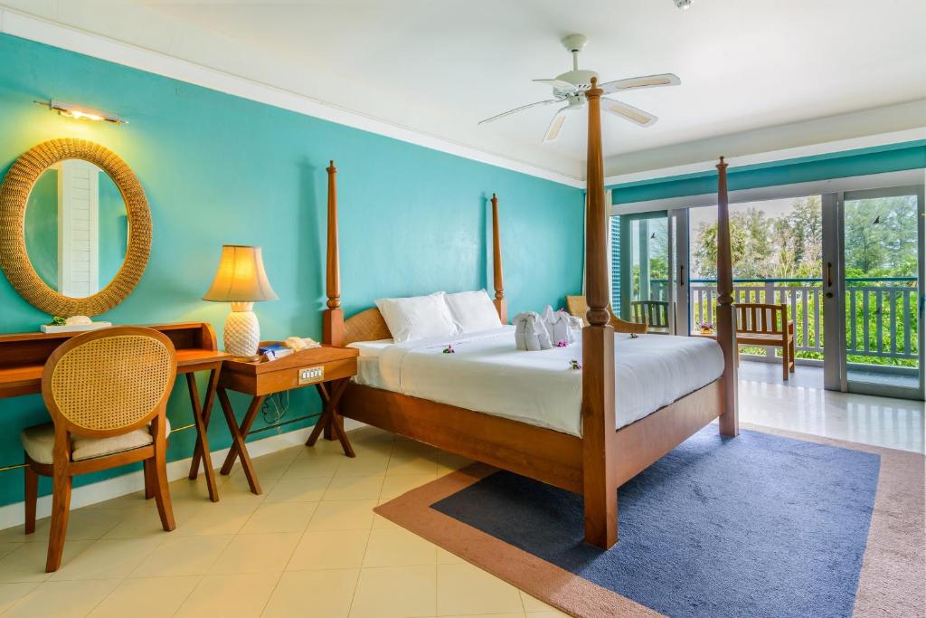 Двухместный (Двухместный номер Делюкс с 1 кроватью или 2 отдельными кроватями) отеля Andaman Seaview Hotel - Karon Beach, Пхукет