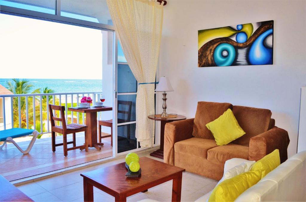 Сьюит (Люкс Master с частичным видом на океан) отеля Corales Suites, Пуэрто-Морелос