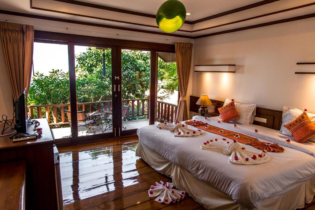 Номер (Бунгало с частичным видом на море) курортного отеля Niramon Sunview Resort, Пханган