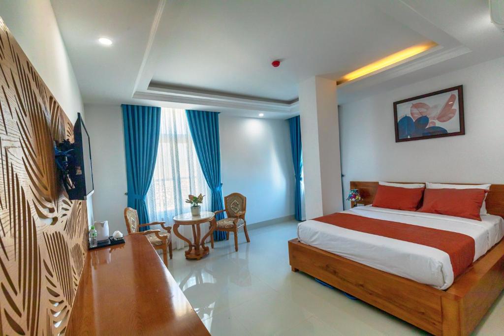Двухместный (Улучшенный двухместный номер с 1 кроватью) отеля La Castle, Вунгтау