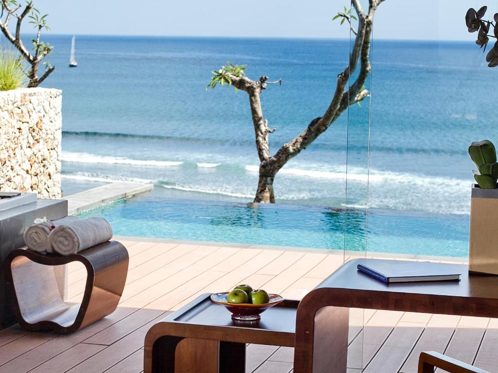 Двухместный (Indonesia Residents - Ocean Front Pool Suite) курортного отеля Anantara Uluwatu Bali Resort, Улувату