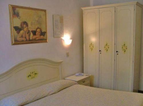 Двухместный (Двухместный номер с 1 кроватью или 2 отдельными кроватями и общей ванной комнатой) отеля Hotel Airone, Венеция